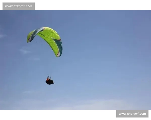 逐风蓝天竞技梦想全国滑翔伞精英挑战赛巅峰对决荣耀启航盛会 - 副本 (10) - 副本